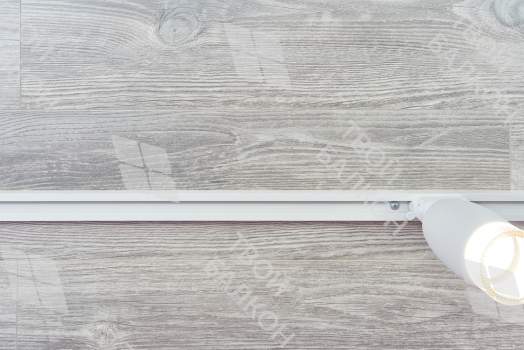 Объединение балкона с комнатой с отделкой и остеклением