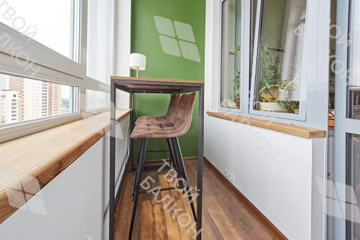 Дизайнерская отделка балкона гипсокартоном с утеплением и остеклением