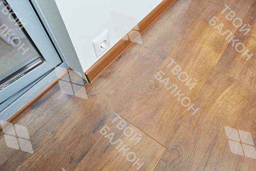 Дизайнерская отделка балкона гипсокартоном с утеплением и остеклением