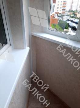 Остекление и отделка балкона Лодочка