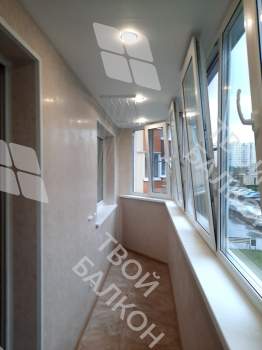 Остекление и отделка балкона Лодочка