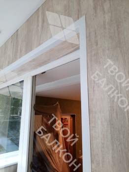 Холодное остекление и отделка П-образного балкона