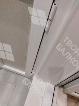 Установка на балконе трёх шкафов