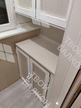 Установка на балконе трёх шкафов