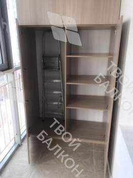 Изготовление и установка шкафа с полками из ЛДСП на балконе