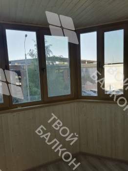 Отделка стен и потолка на балконе