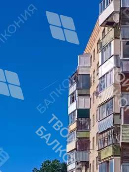 Остекление балкона и отделка стен