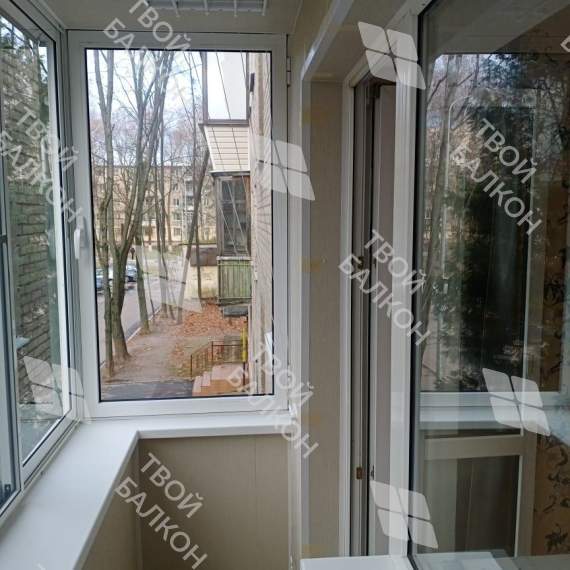 Отделка балкона под ключ с холодным остеклением и выносом остекления
