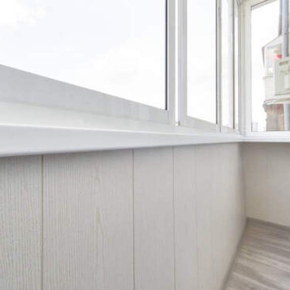 Отделка балкона панелями ПВХ с остеклением Provedal