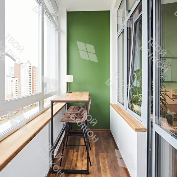 Дизайнерская отделка балкона гипсокартоном с утеплением и остеклением