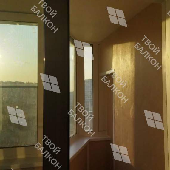 Остекление и отделка балкона в многоквартирном доме