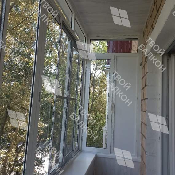 Остекление и отделка балкона